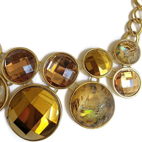 Y2K Golden Tone Reflective Statement Necklace - Chic Vintage Accessory - Picture 10 of 10